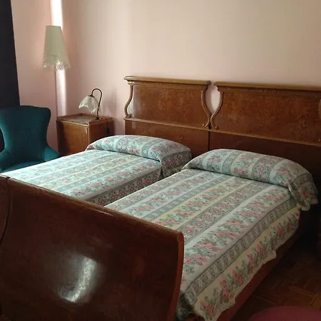 Le Ortensie Di Via Rossetti Trieste