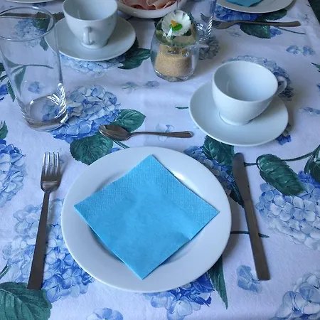 奥坦西罗塞蒂住宿加早餐旅馆 * 的里雅斯特